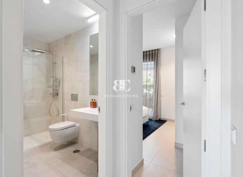 Herverkoop - apartment -
Marbella - Elviria