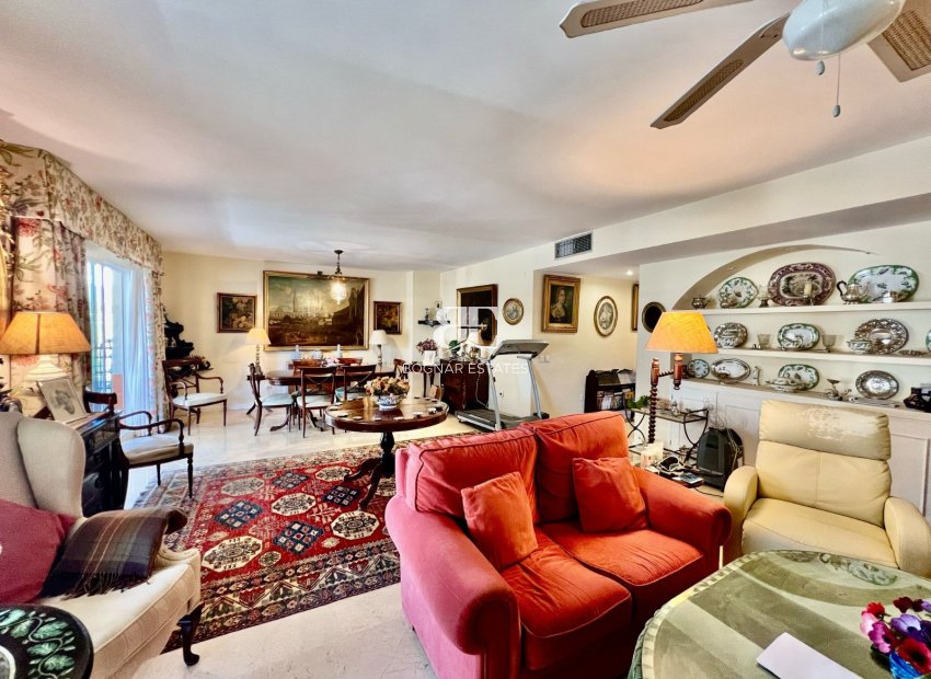 Herverkoop - apartment -
Marbella - Guadalmina Alta