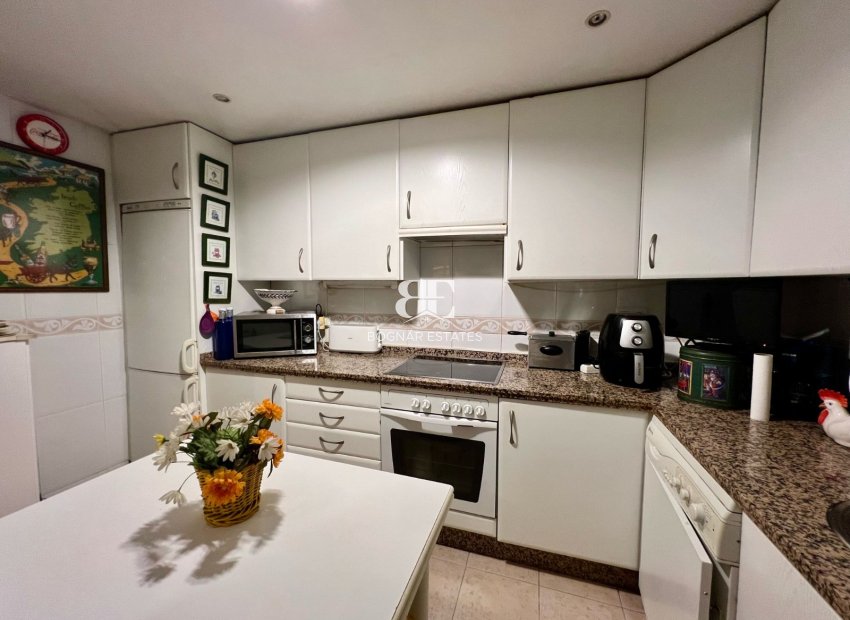 Herverkoop - apartment -
Marbella - Guadalmina Alta