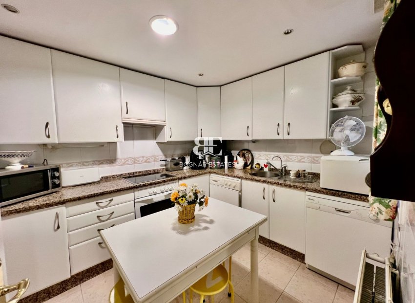 Herverkoop - apartment -
Marbella - Guadalmina Alta