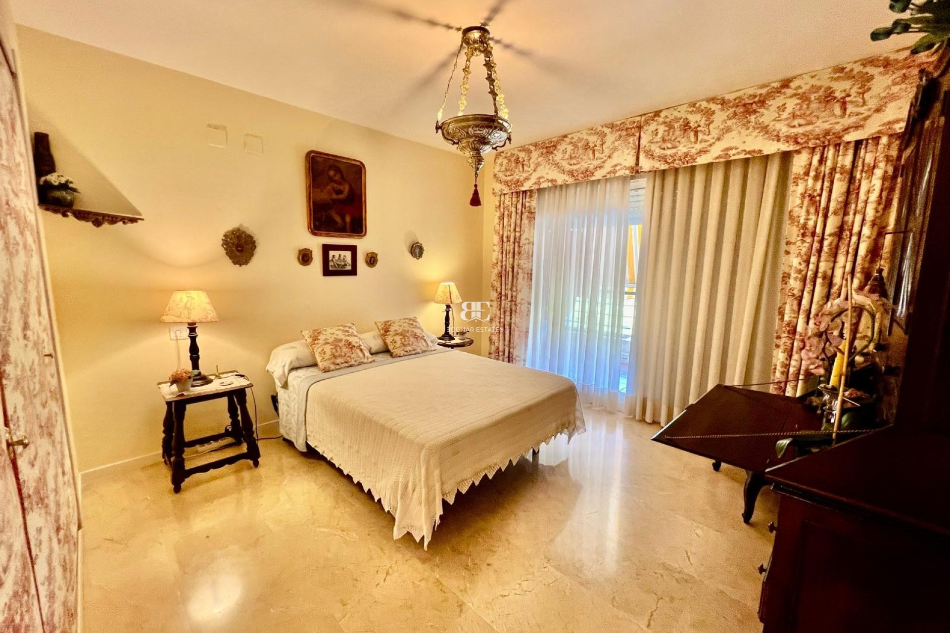 Herverkoop - apartment -
Marbella - Guadalmina Alta