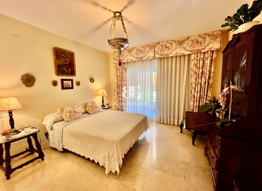 Herverkoop - apartment -
Marbella - Guadalmina Alta