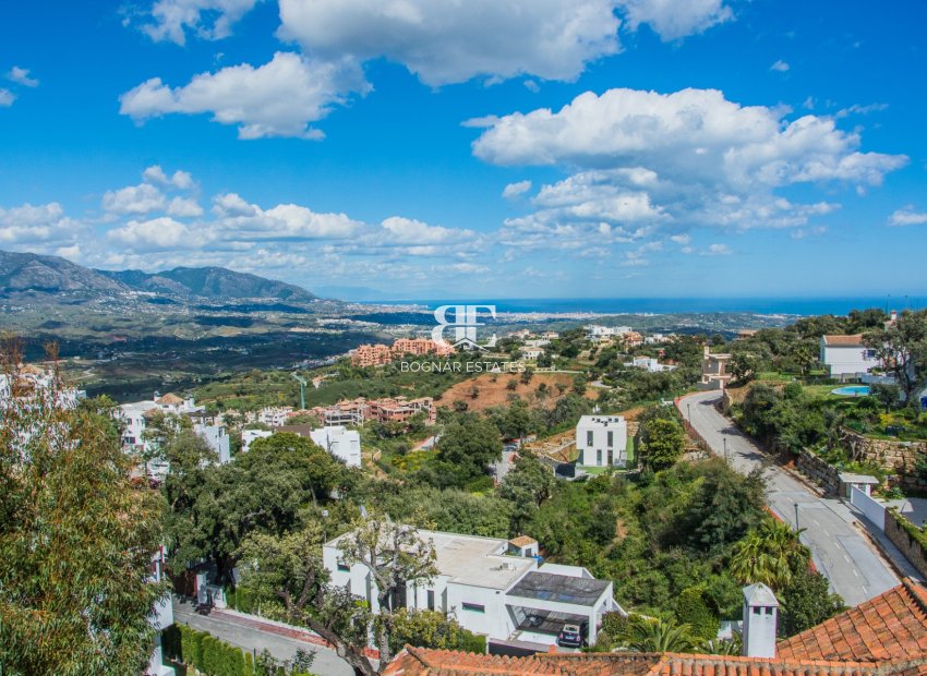 Herverkoop - apartment -
Marbella - La Mairena