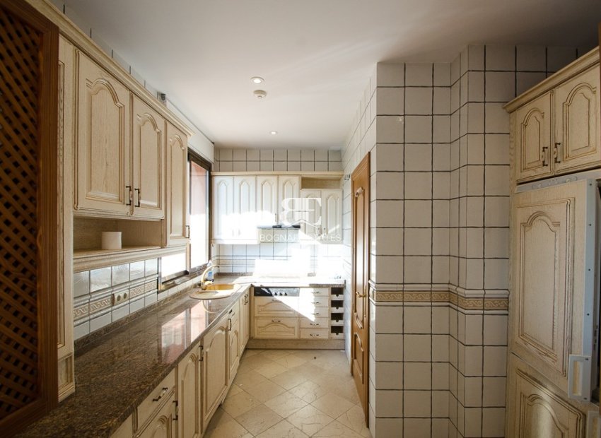Herverkoop - apartment -
Marbella - La Mairena