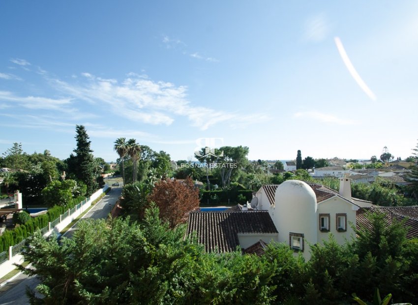 Herverkoop - apartment -
Marbella - La Mairena