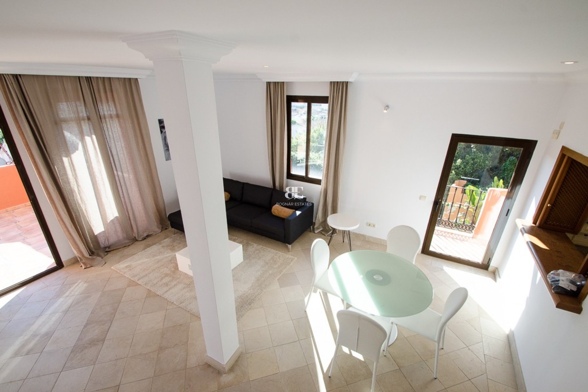 Herverkoop - apartment -
Marbella - La Mairena