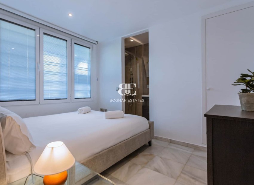 Herverkoop - apartment -
Marbella - Los Monteros