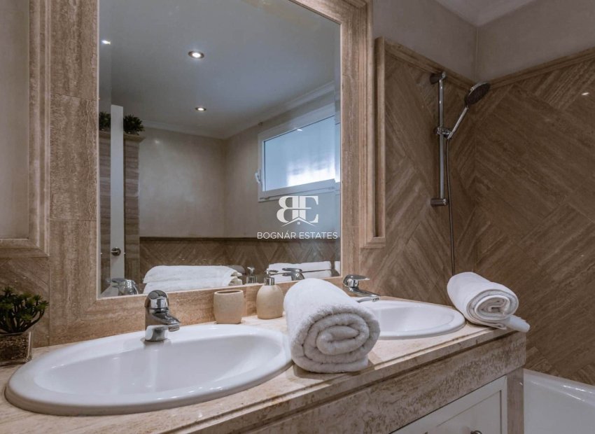 Herverkoop - apartment -
Marbella - Los Monteros