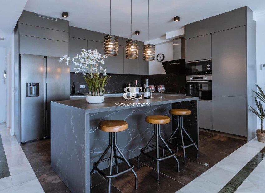 Herverkoop - apartment -
Marbella - Los Monteros