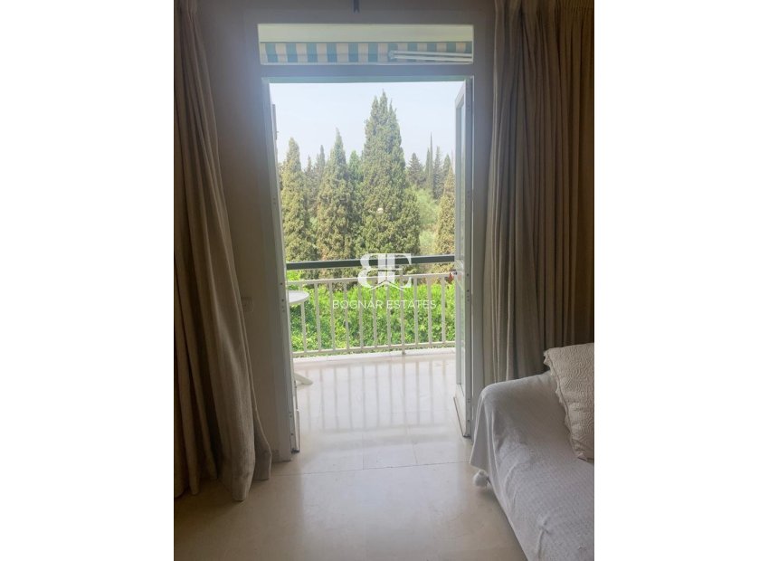 Herverkoop - apartment -
Marbella - Nagueles