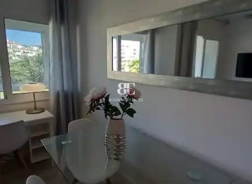 Herverkoop - apartment -
Marbella - Nueva Andalucía