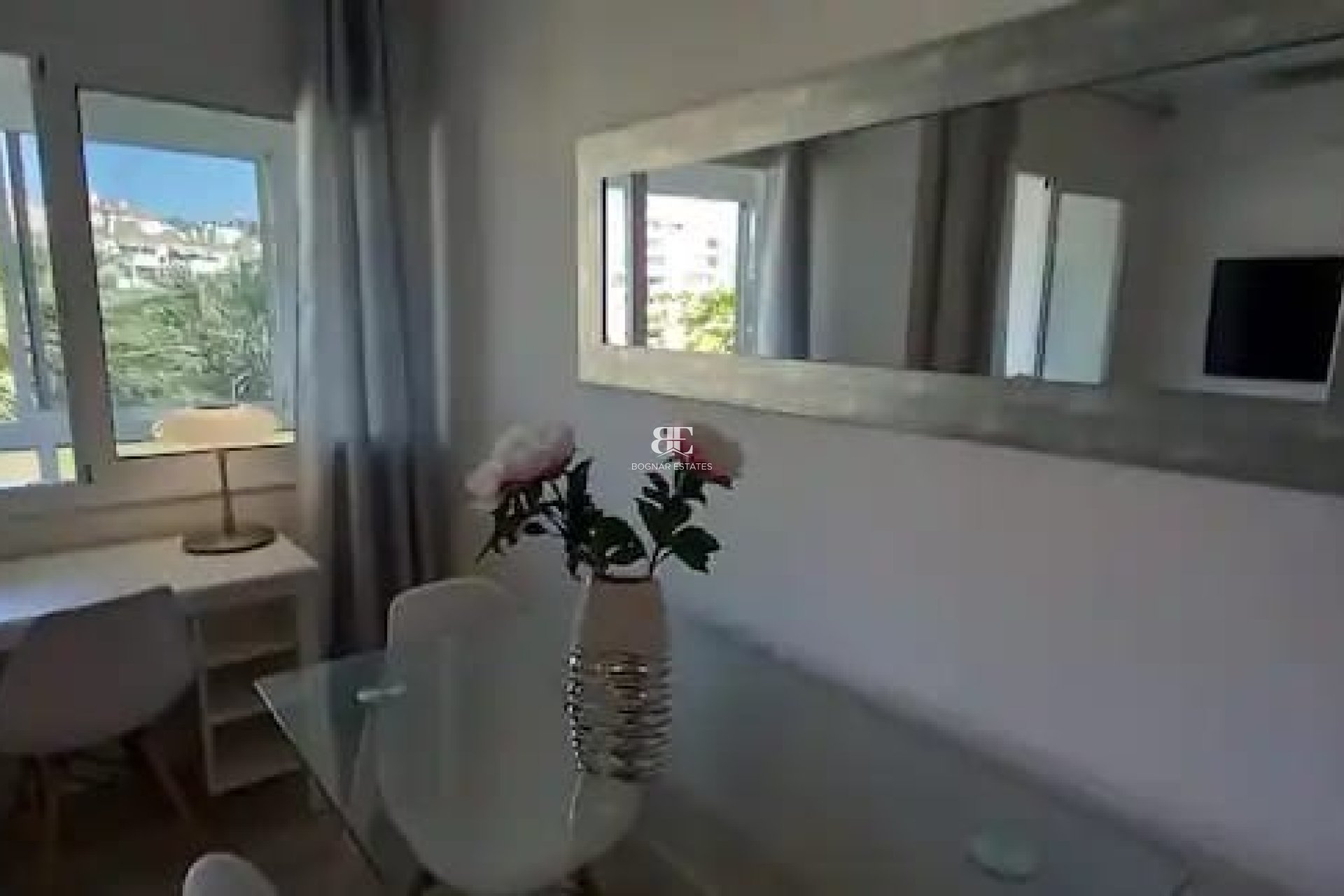 Herverkoop - apartment -
Marbella - Nueva Andalucía