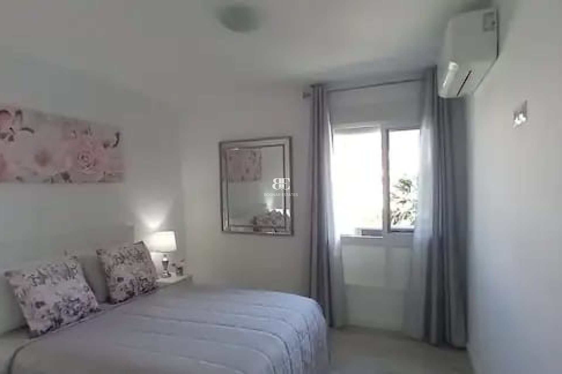 Herverkoop - apartment -
Marbella - Nueva Andalucía