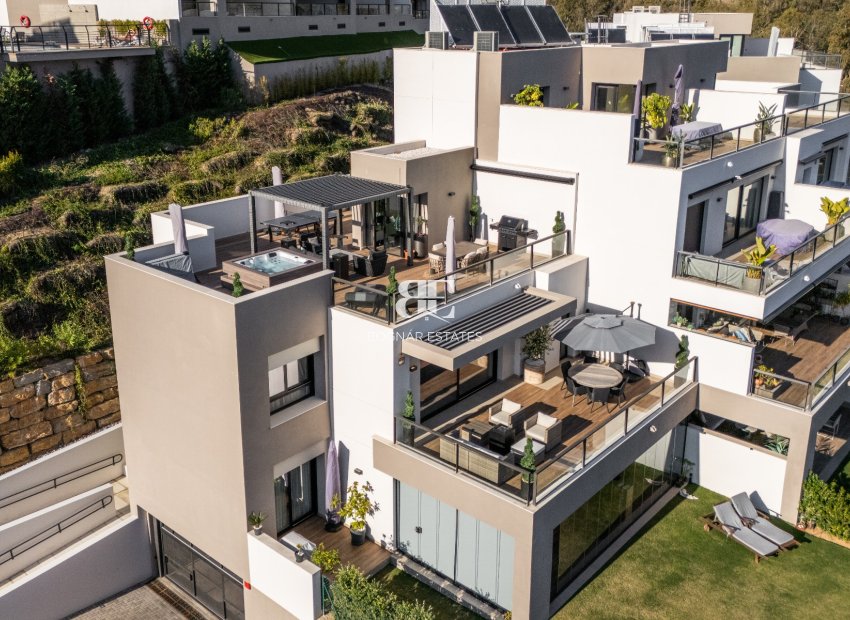 Herverkoop - apartment -
Marbella - Nueva Andalucía