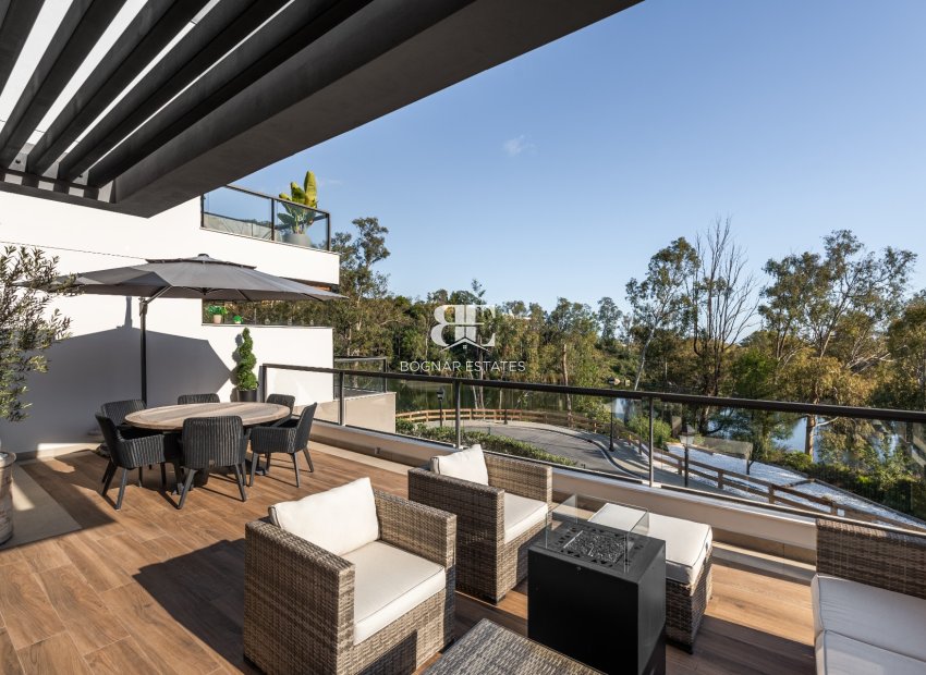 Herverkoop - apartment -
Marbella - Nueva Andalucía