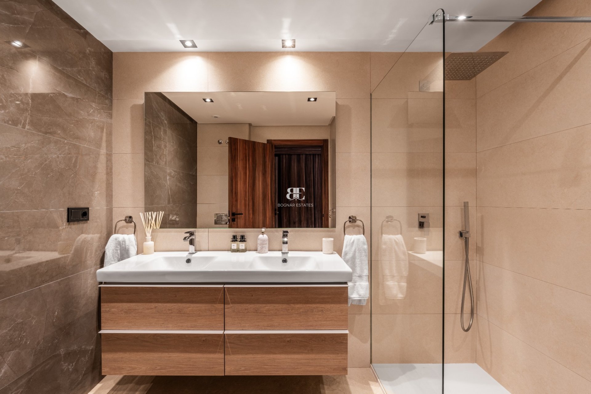 Herverkoop - apartment -
Marbella - Nueva Andalucía