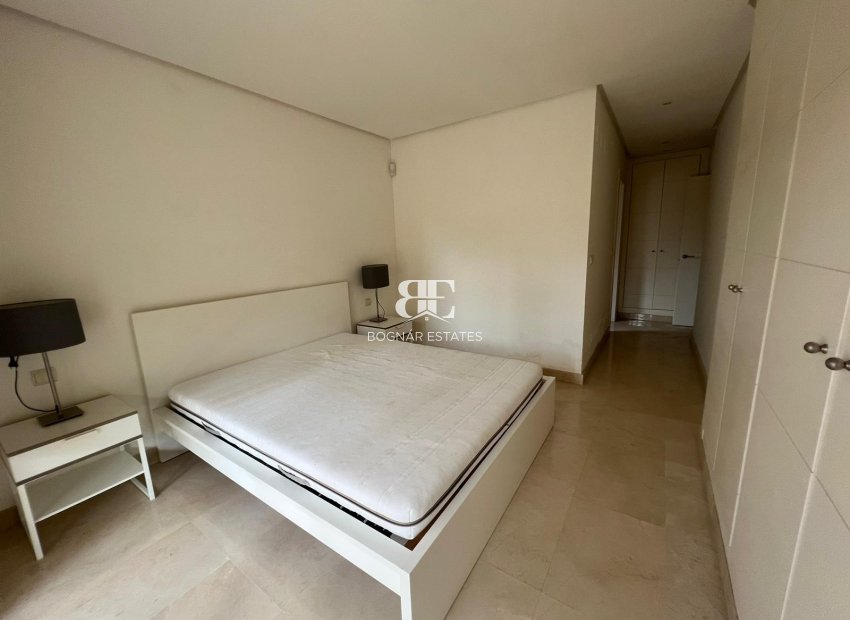 Herverkoop - apartment -
Marbella - Nueva Andalucía