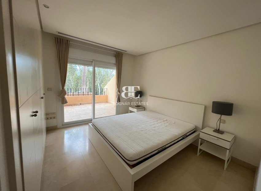 Herverkoop - apartment -
Marbella - Nueva Andalucía
