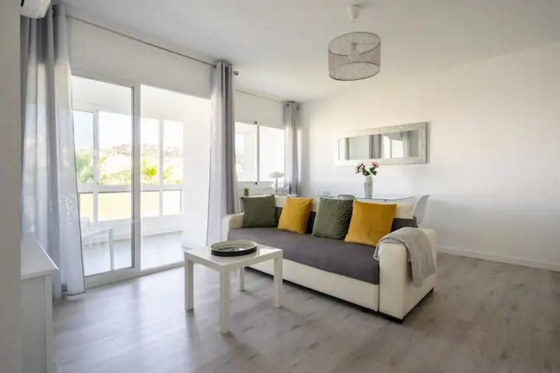 Herverkoop - apartment -
Marbella - Nueva Andalucía