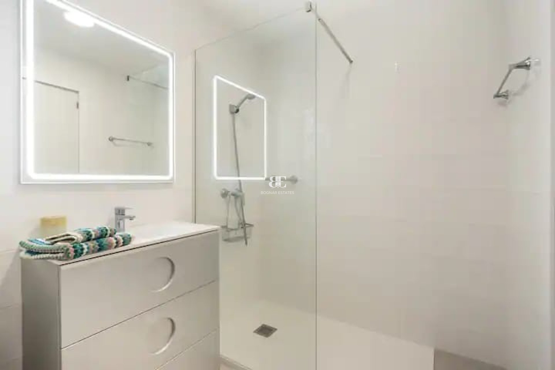 Herverkoop - apartment -
Marbella - Nueva Andalucía