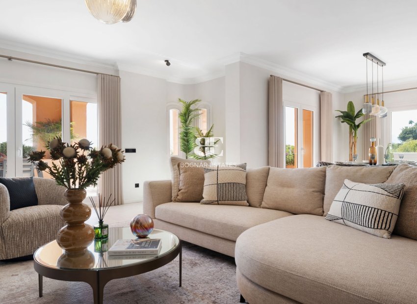Herverkoop - apartment -
Marbella - Nueva Andalucía