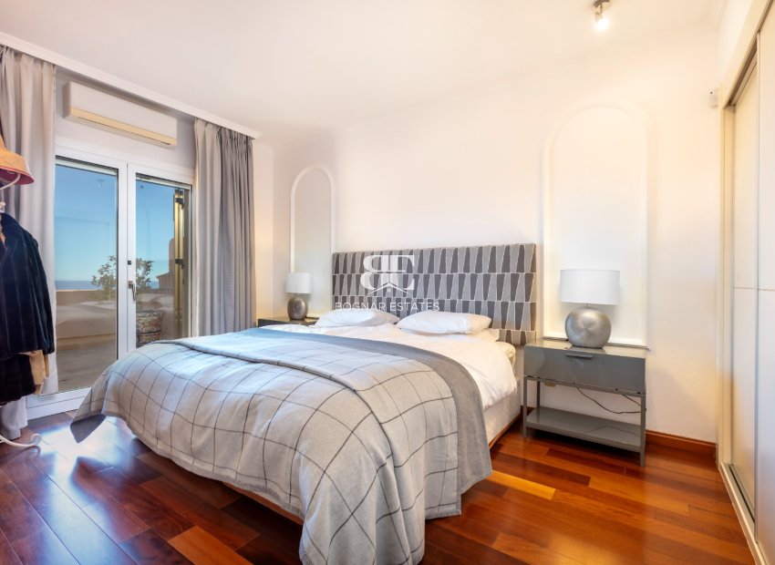 Herverkoop - apartment -
Marbella - Nueva Andalucía