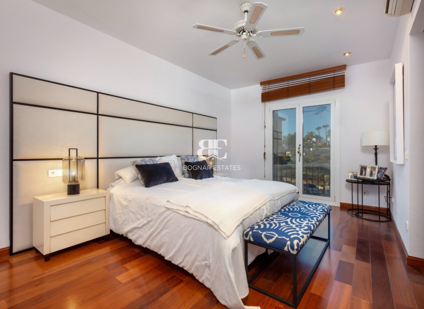 Herverkoop - apartment -
Marbella - Nueva Andalucía