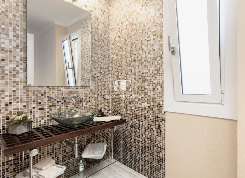 Herverkoop - apartment -
Marbella - Nueva Andalucía