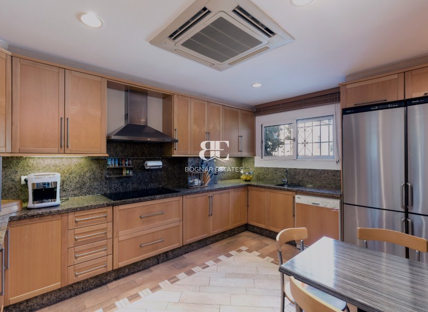 Herverkoop - apartment -
Marbella - Nueva Andalucía