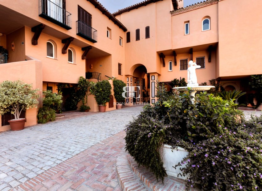 Herverkoop - apartment -
Marbella - Nueva Andalucía