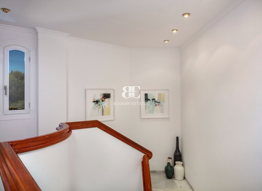 Herverkoop - apartment -
Marbella - Nueva Andalucía