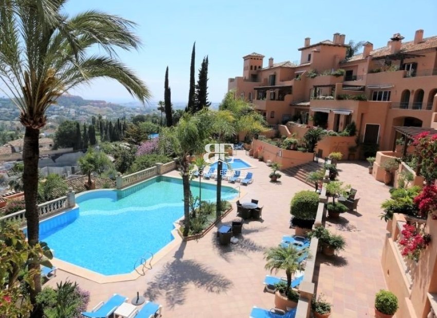 Herverkoop - apartment -
Marbella - Nueva Andalucía