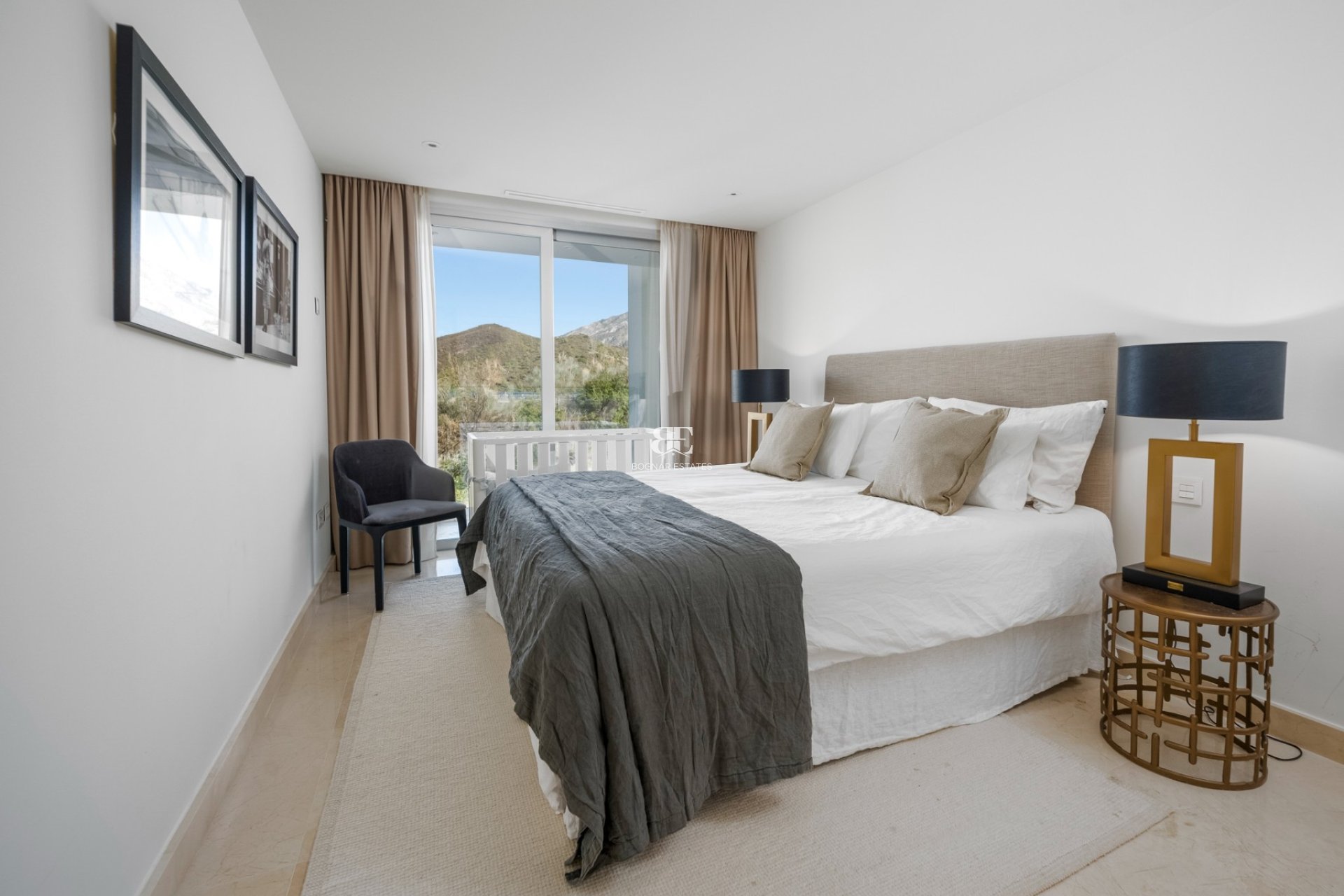 Herverkoop - apartment -
Marbella - Nueva Andalucía