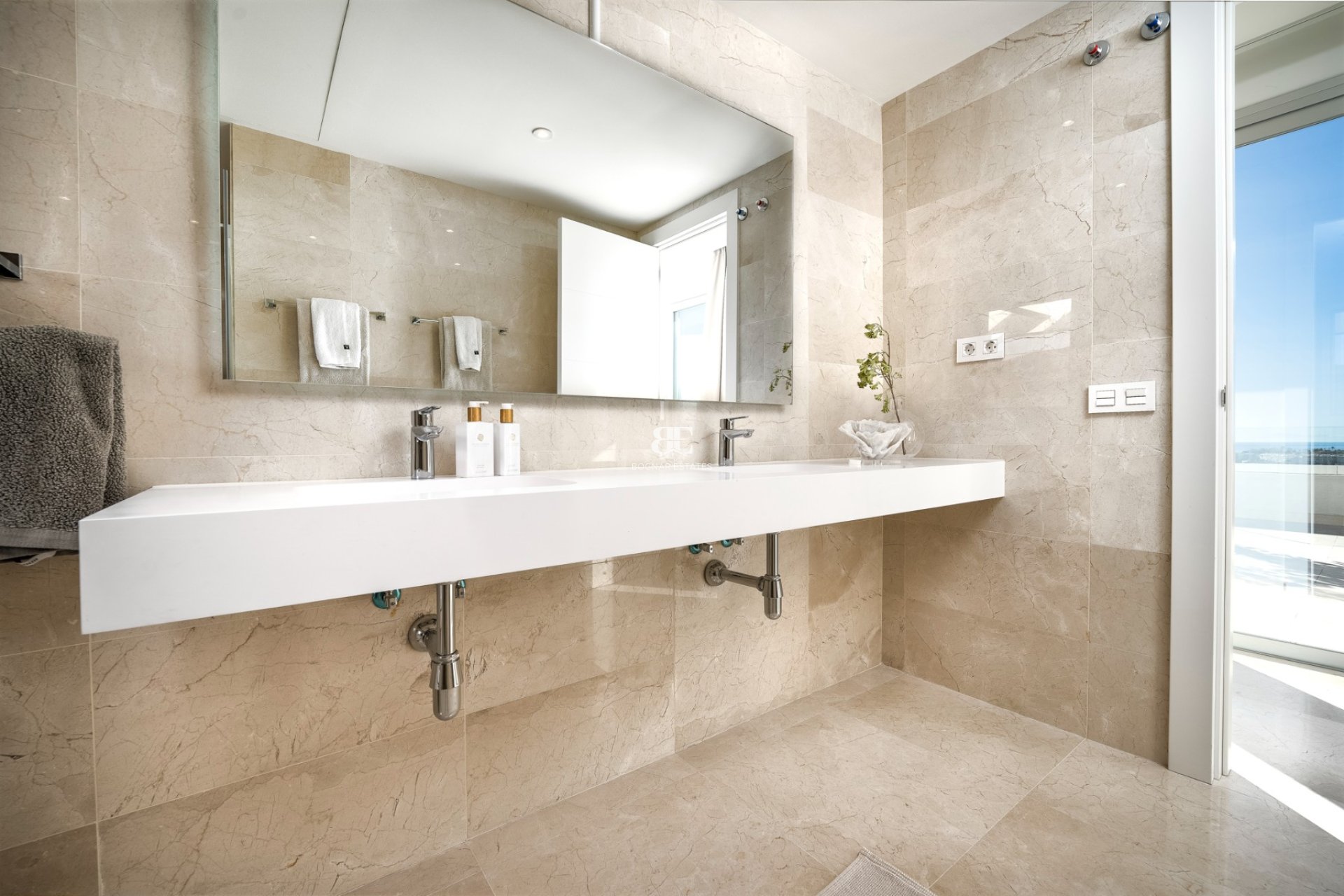 Herverkoop - apartment -
Marbella - Nueva Andalucía