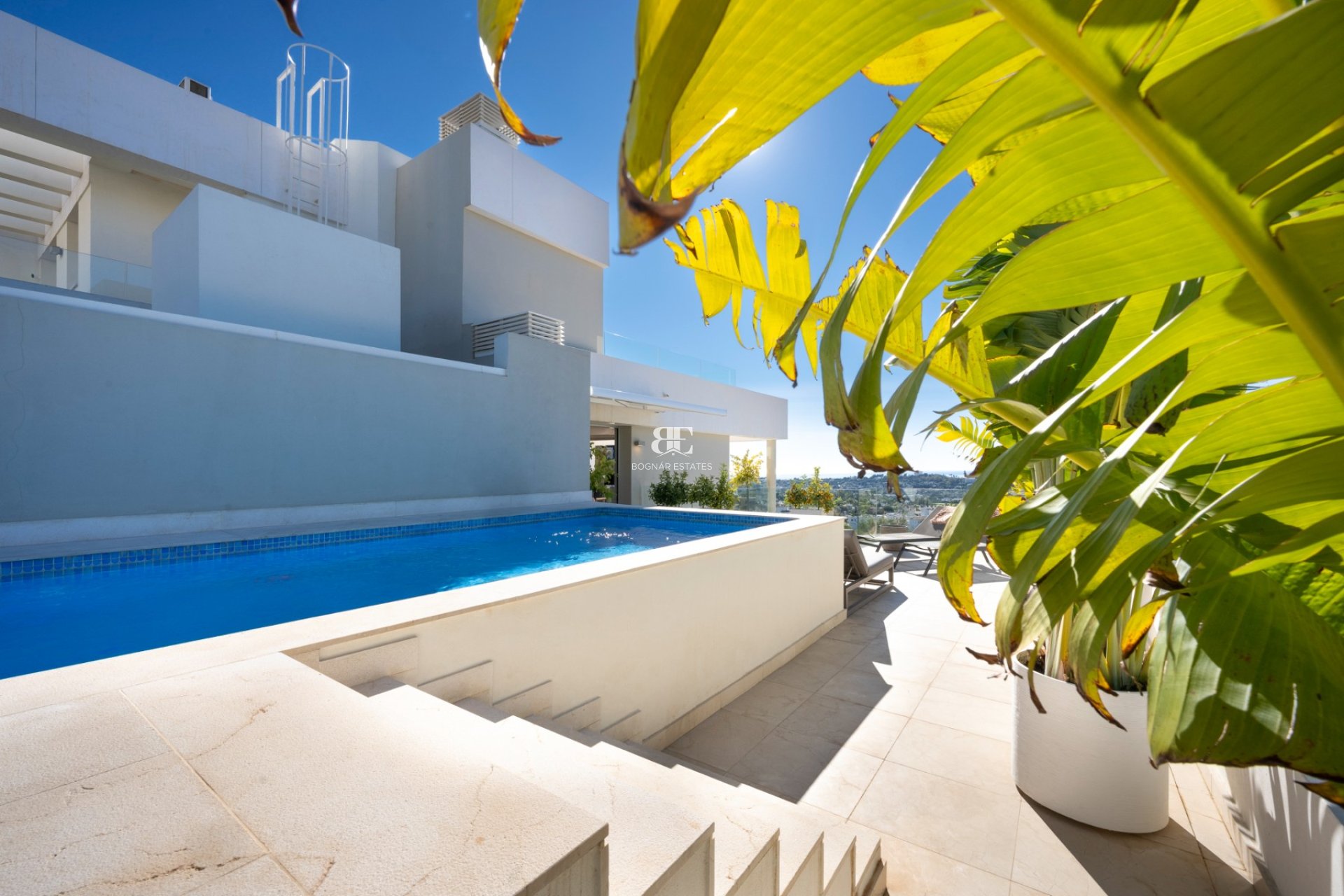 Herverkoop - apartment -
Marbella - Nueva Andalucía