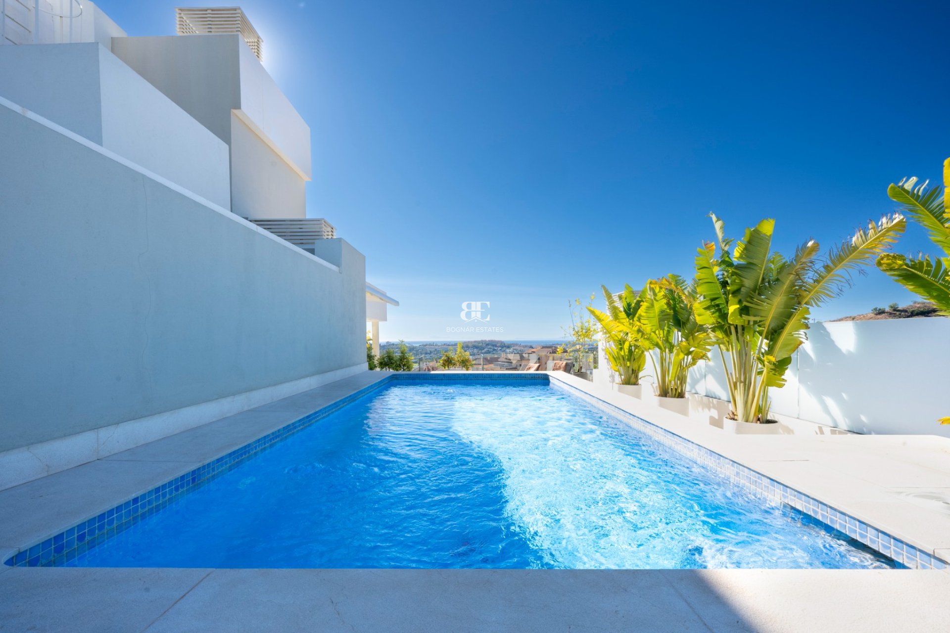 Herverkoop - apartment -
Marbella - Nueva Andalucía