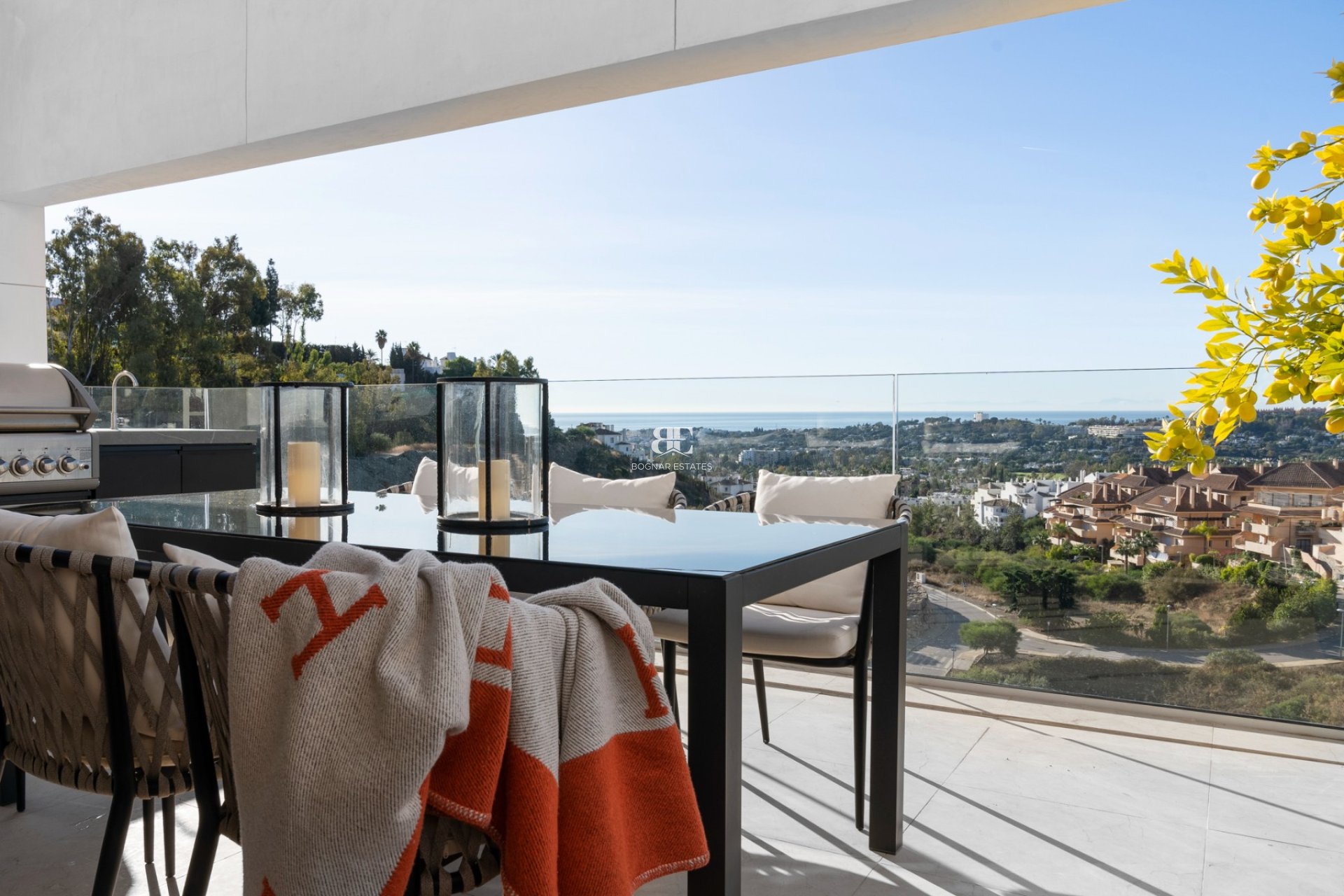 Herverkoop - apartment -
Marbella - Nueva Andalucía