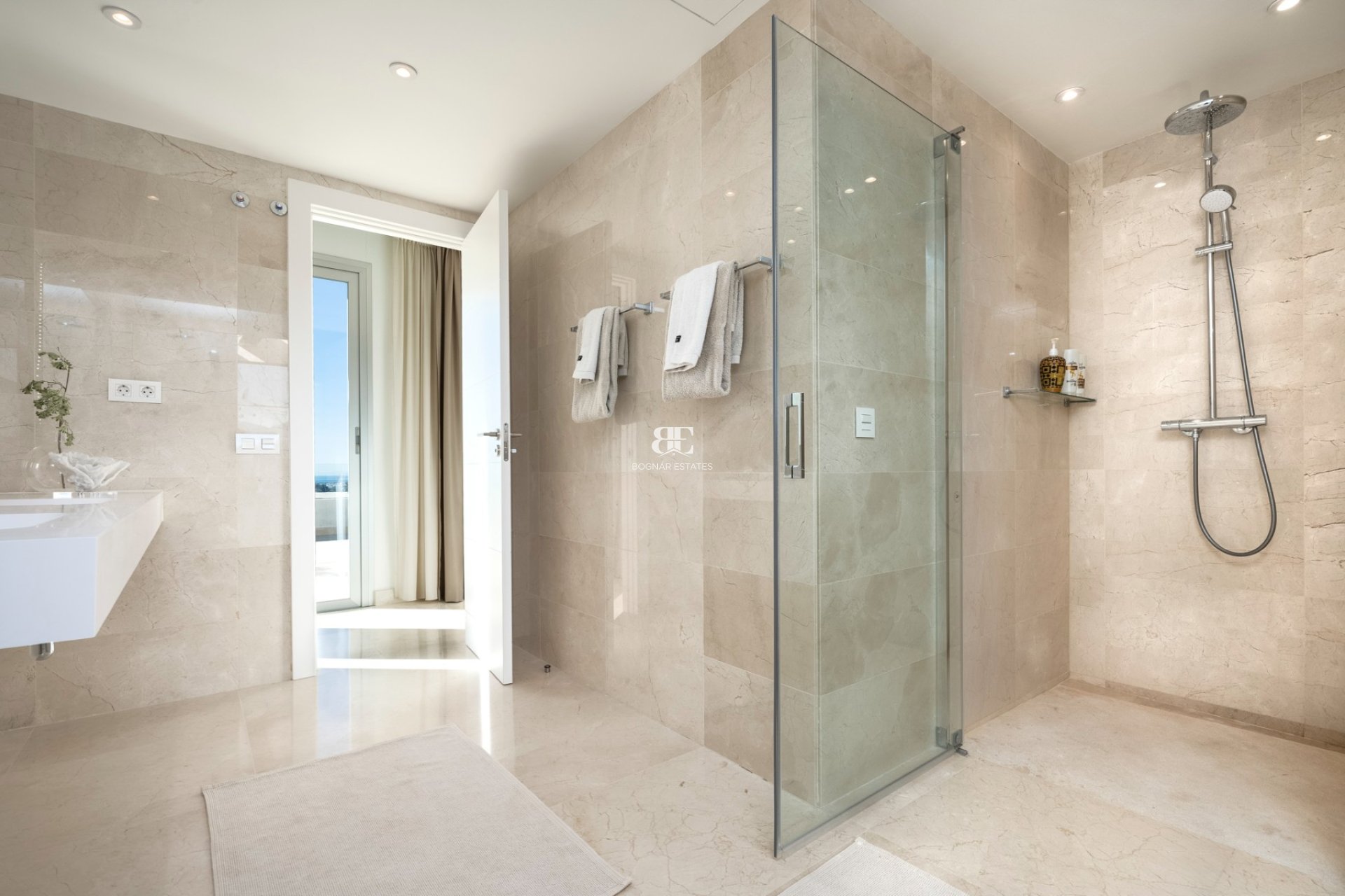 Herverkoop - apartment -
Marbella - Nueva Andalucía