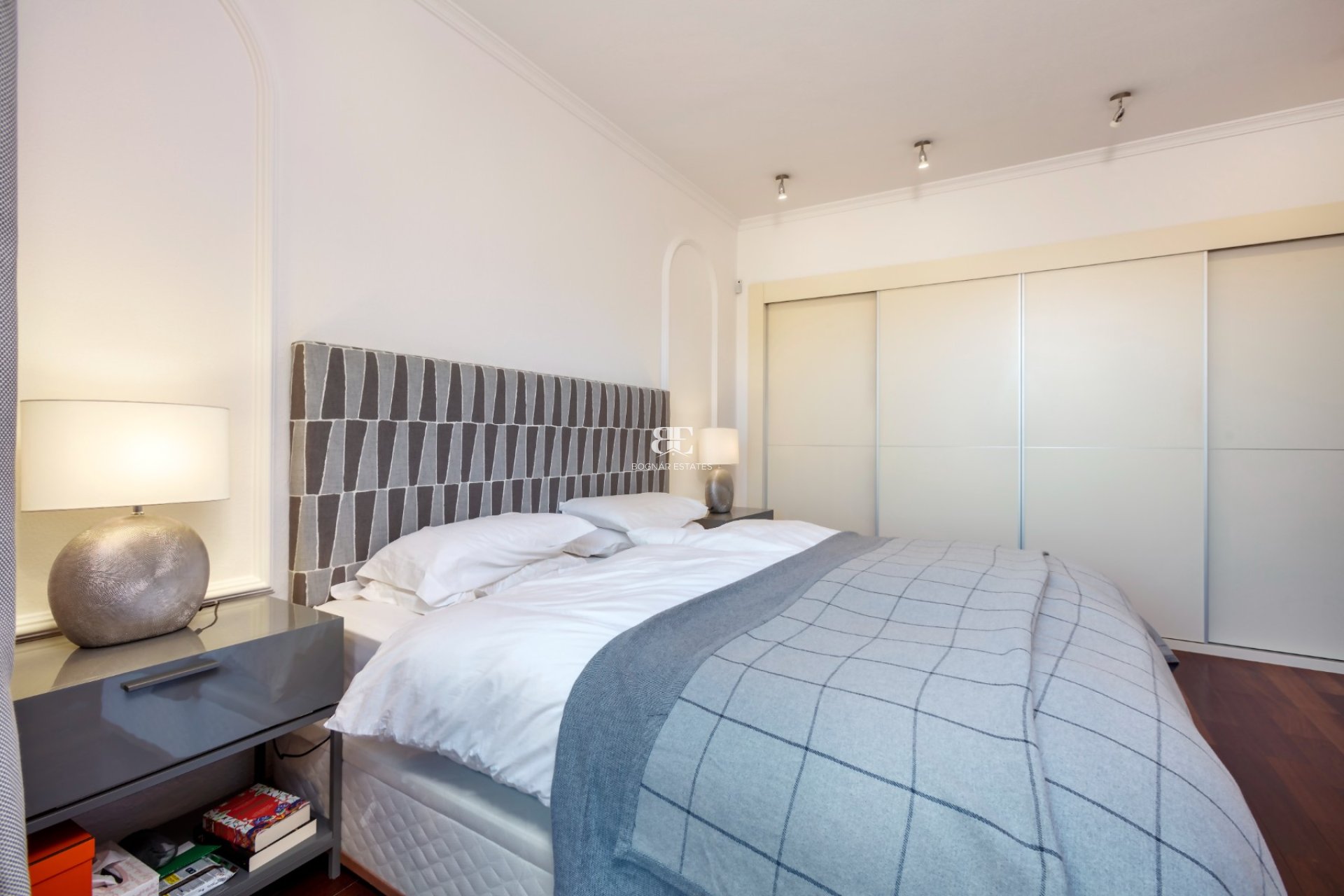 Herverkoop - apartment -
Marbella - Nueva Andalucía