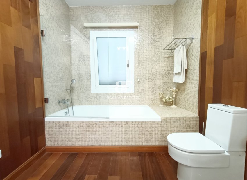 Herverkoop - apartment -
Marbella - Nueva Andalucía