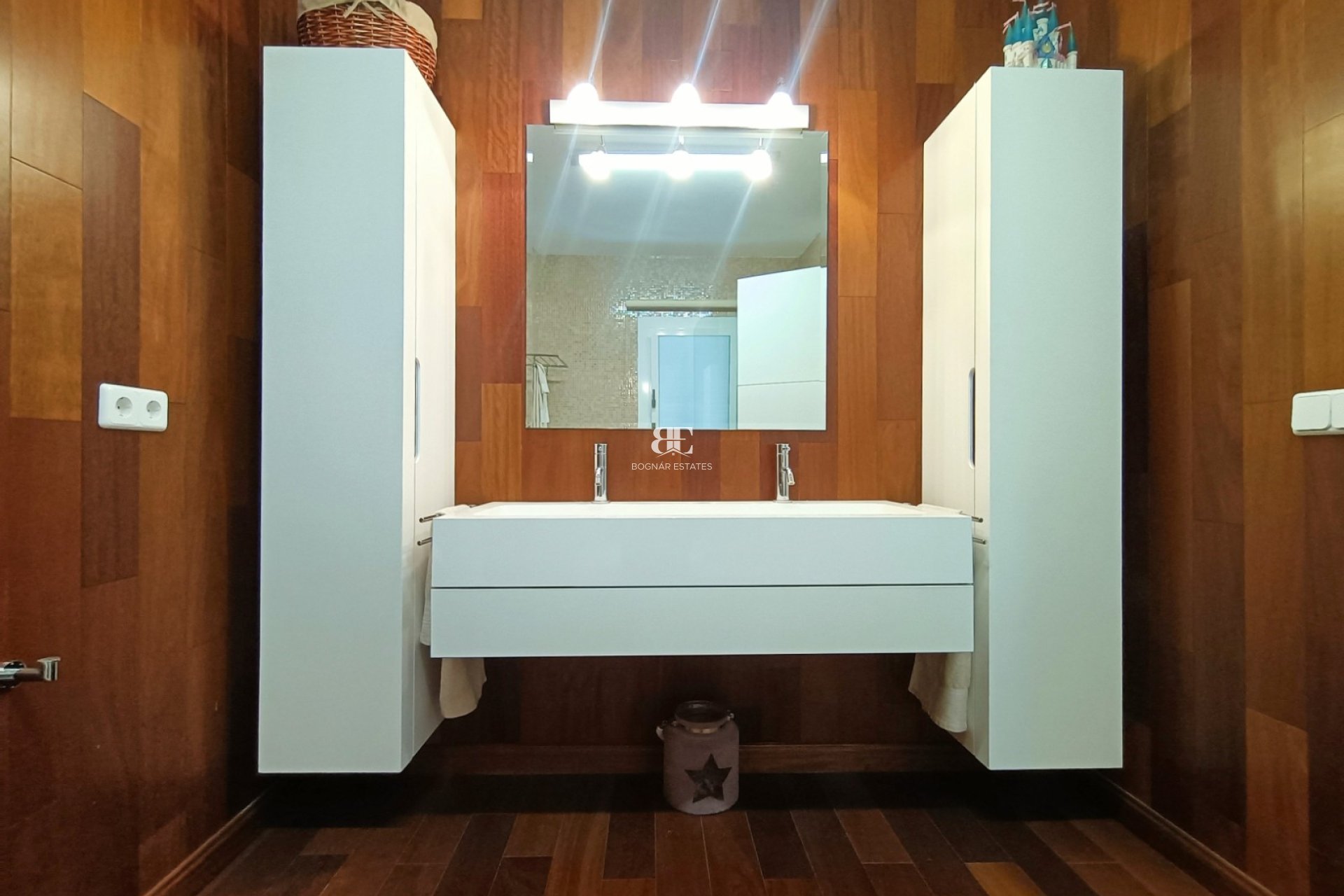 Herverkoop - apartment -
Marbella - Nueva Andalucía