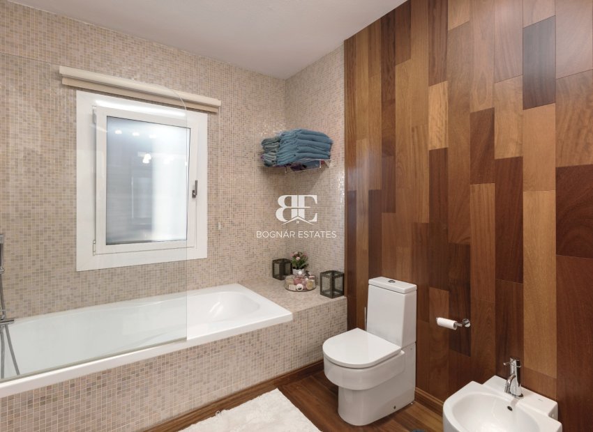 Herverkoop - apartment -
Marbella - Nueva Andalucía