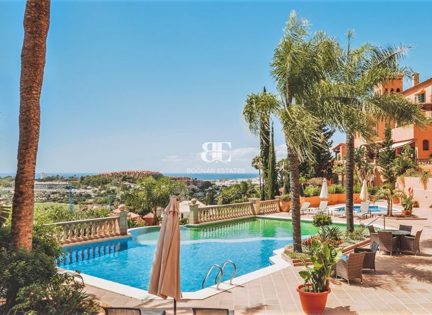 Herverkoop - apartment -
Marbella - Nueva Andalucía