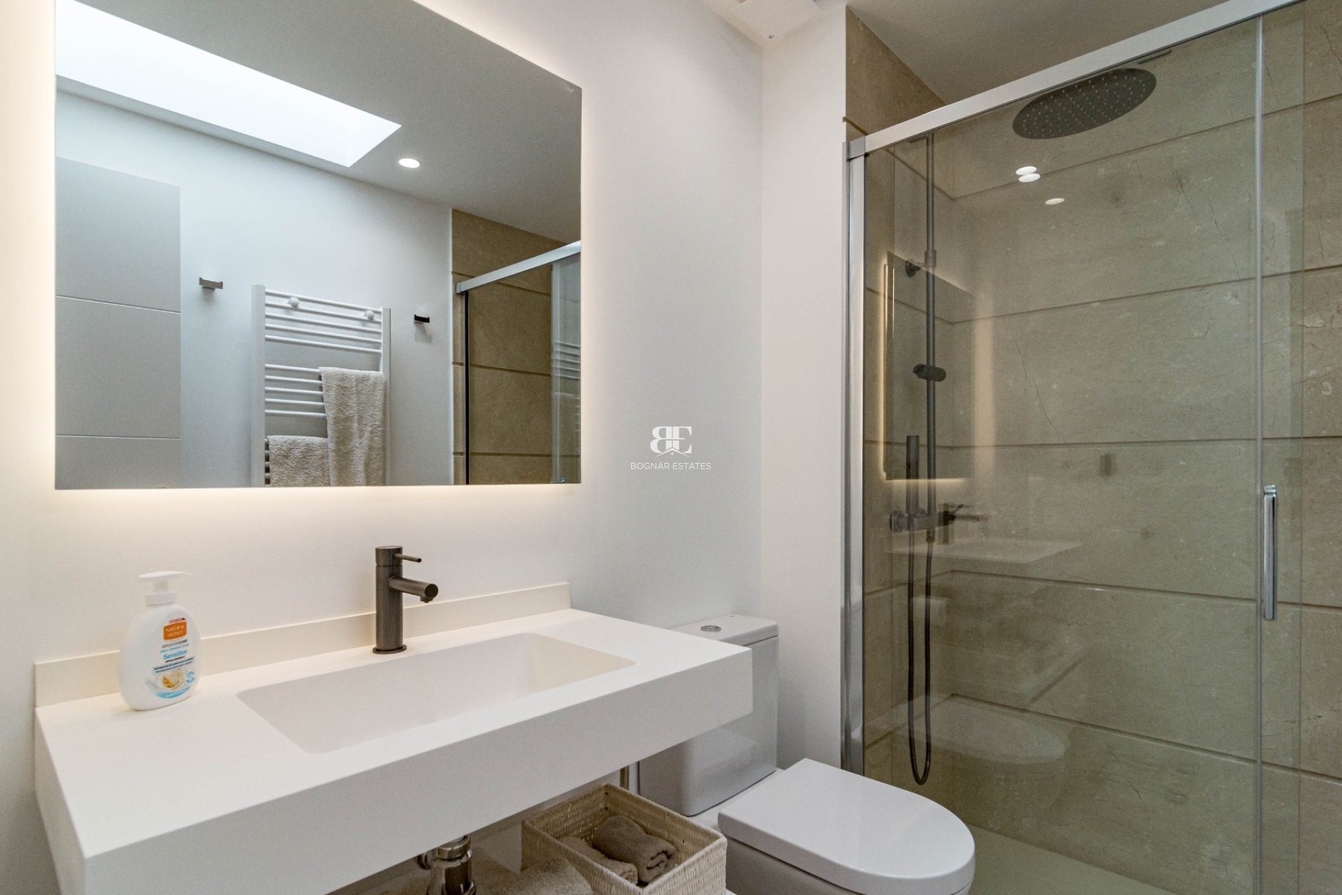 Herverkoop - apartment -
Marbella - Nueva Andalucía