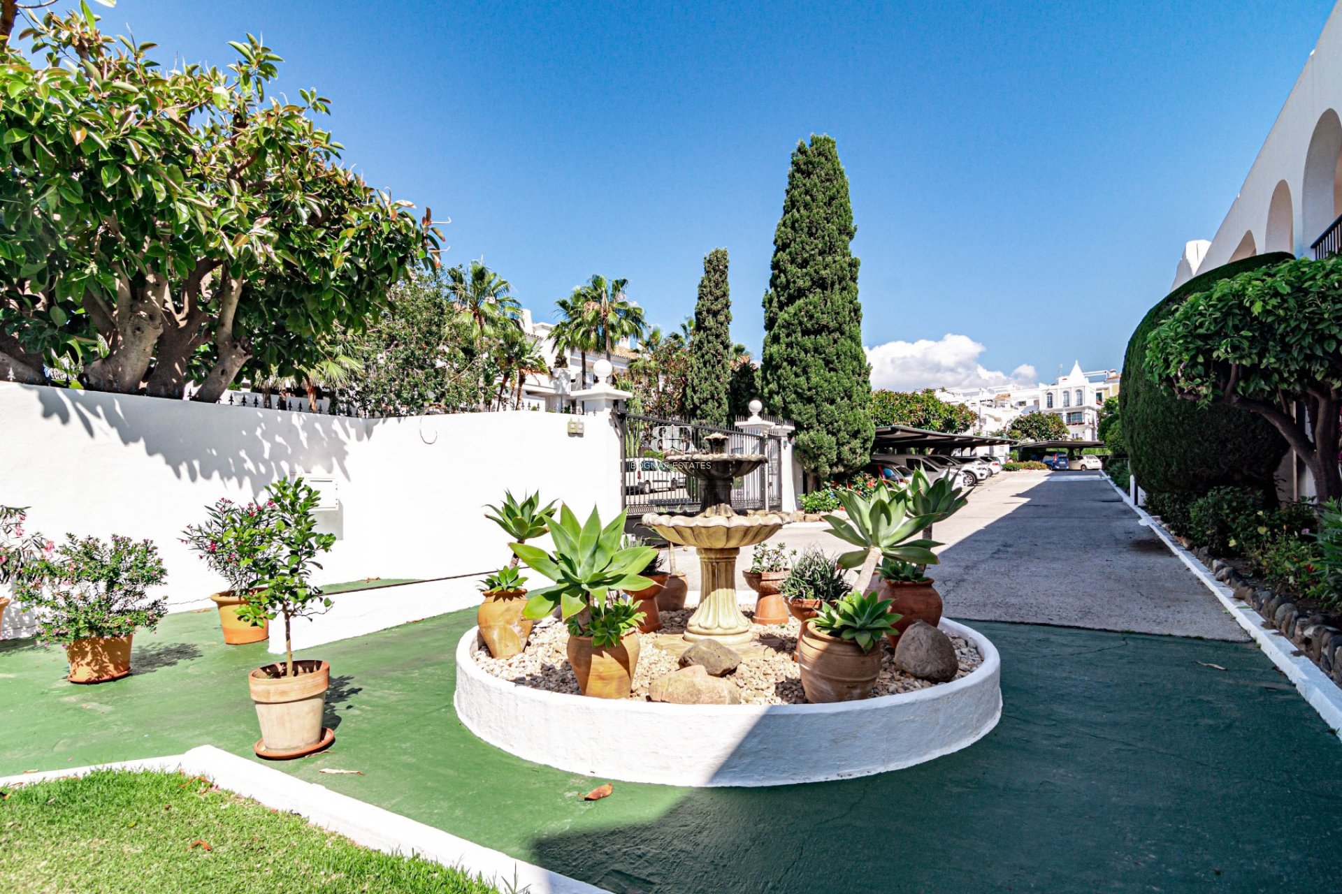 Herverkoop - apartment -
Marbella - Nueva Andalucía