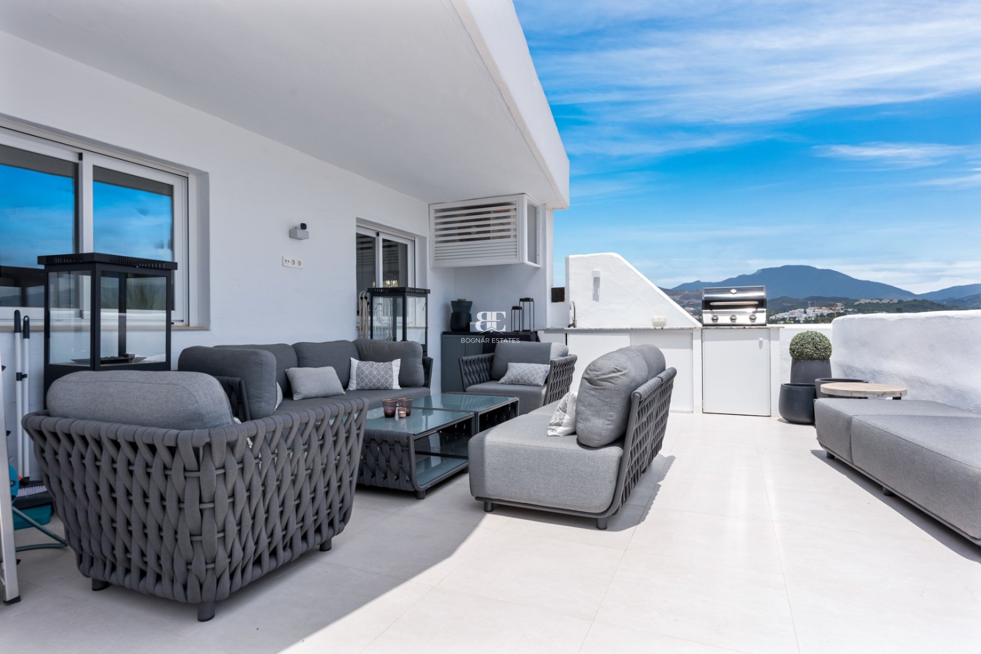 Herverkoop - apartment -
Marbella - Nueva Andalucía