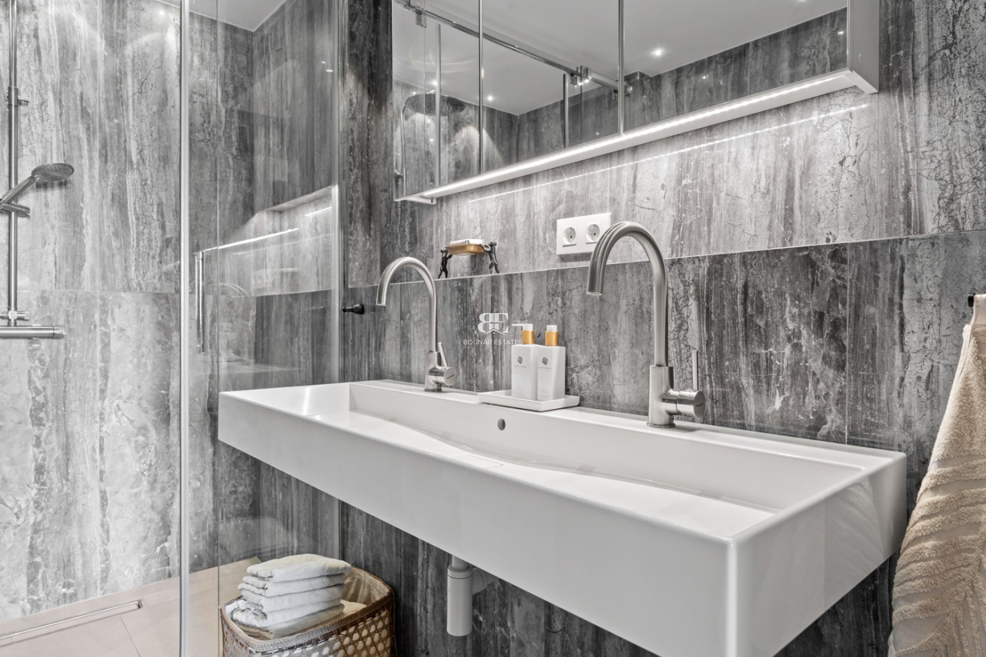Herverkoop - apartment -
Marbella - Nueva Andalucía