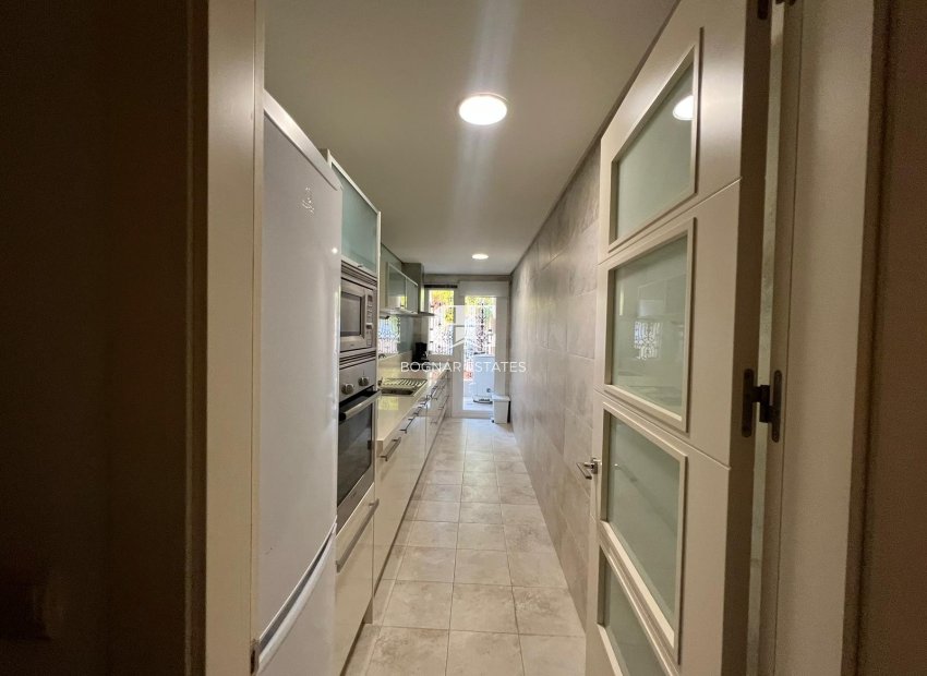 Herverkoop - apartment -
Marbella - Nueva Andalucía
