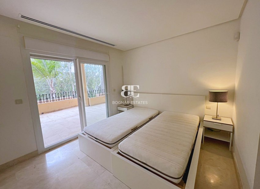 Herverkoop - apartment -
Marbella - Nueva Andalucía