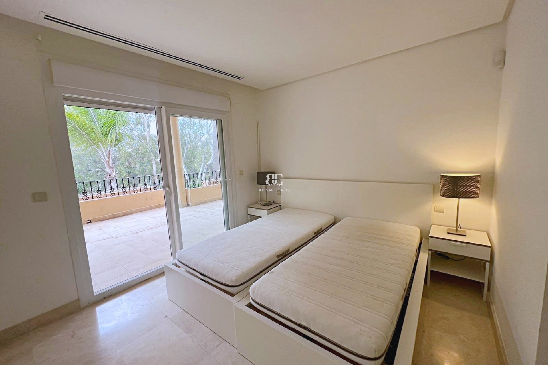 Herverkoop - apartment -
Marbella - Nueva Andalucía